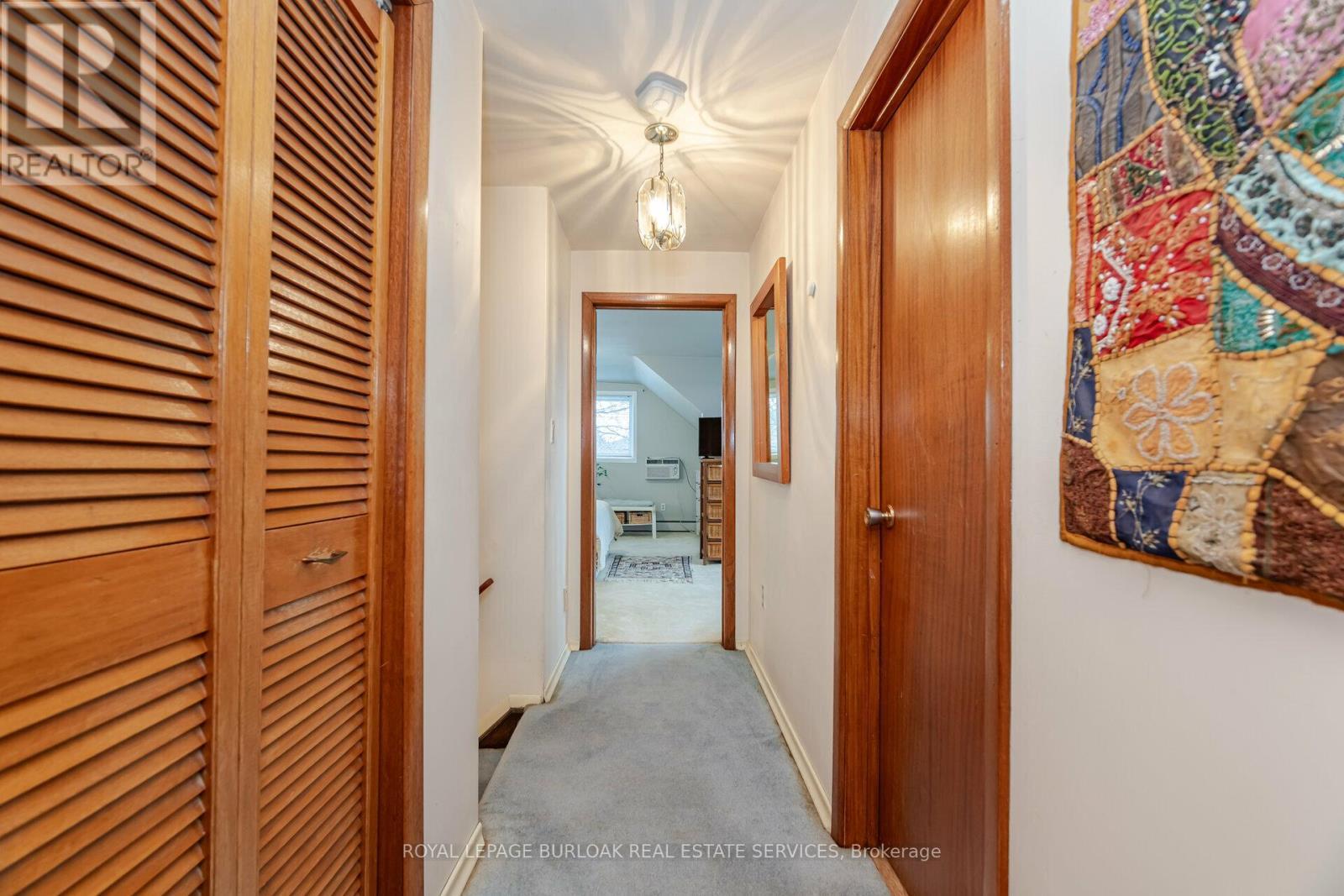 












805 RIDGE ROAD

,
Hamilton,




Ontario
L8J2Y3


