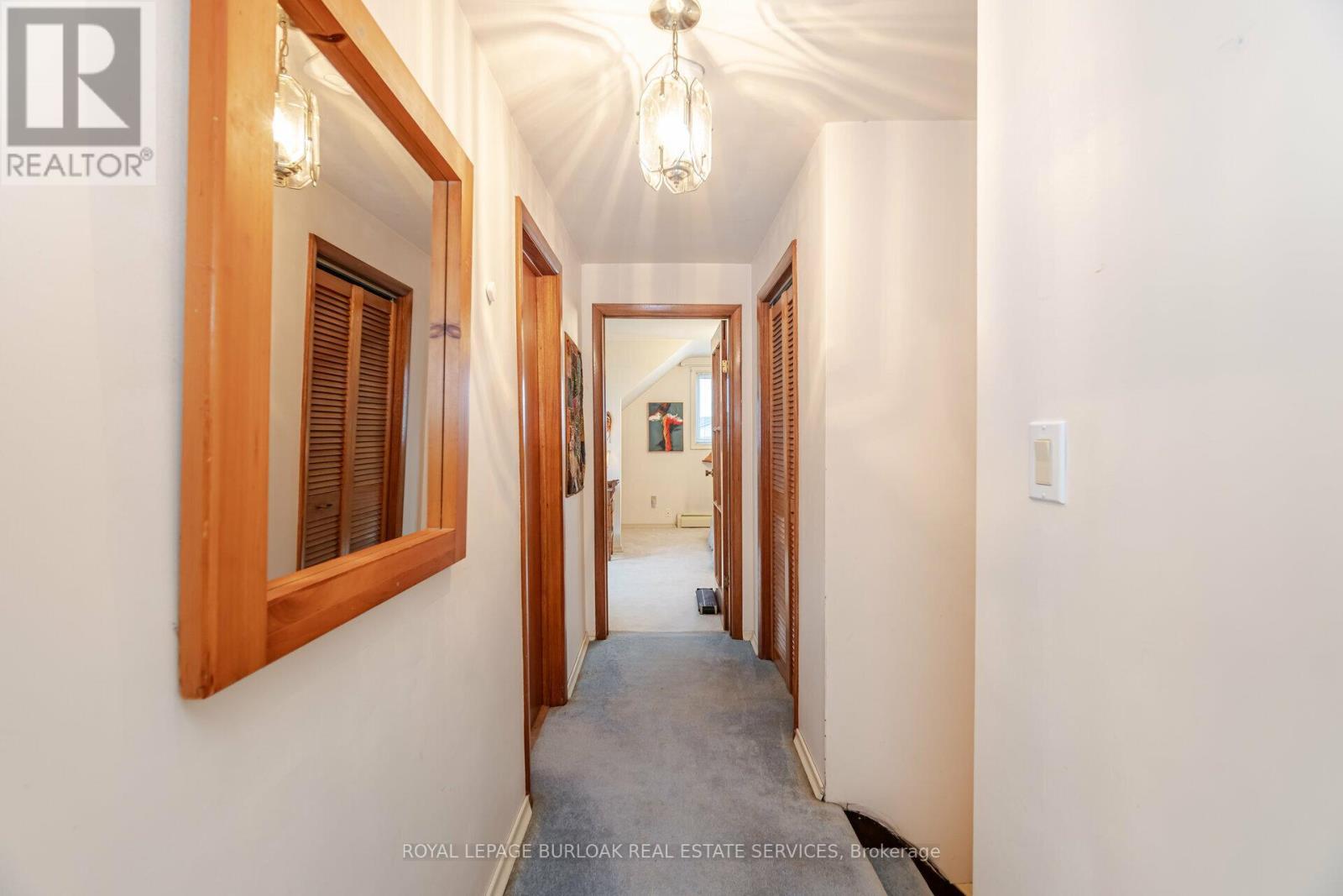 












805 RIDGE ROAD

,
Hamilton,




Ontario
L8J2Y3

