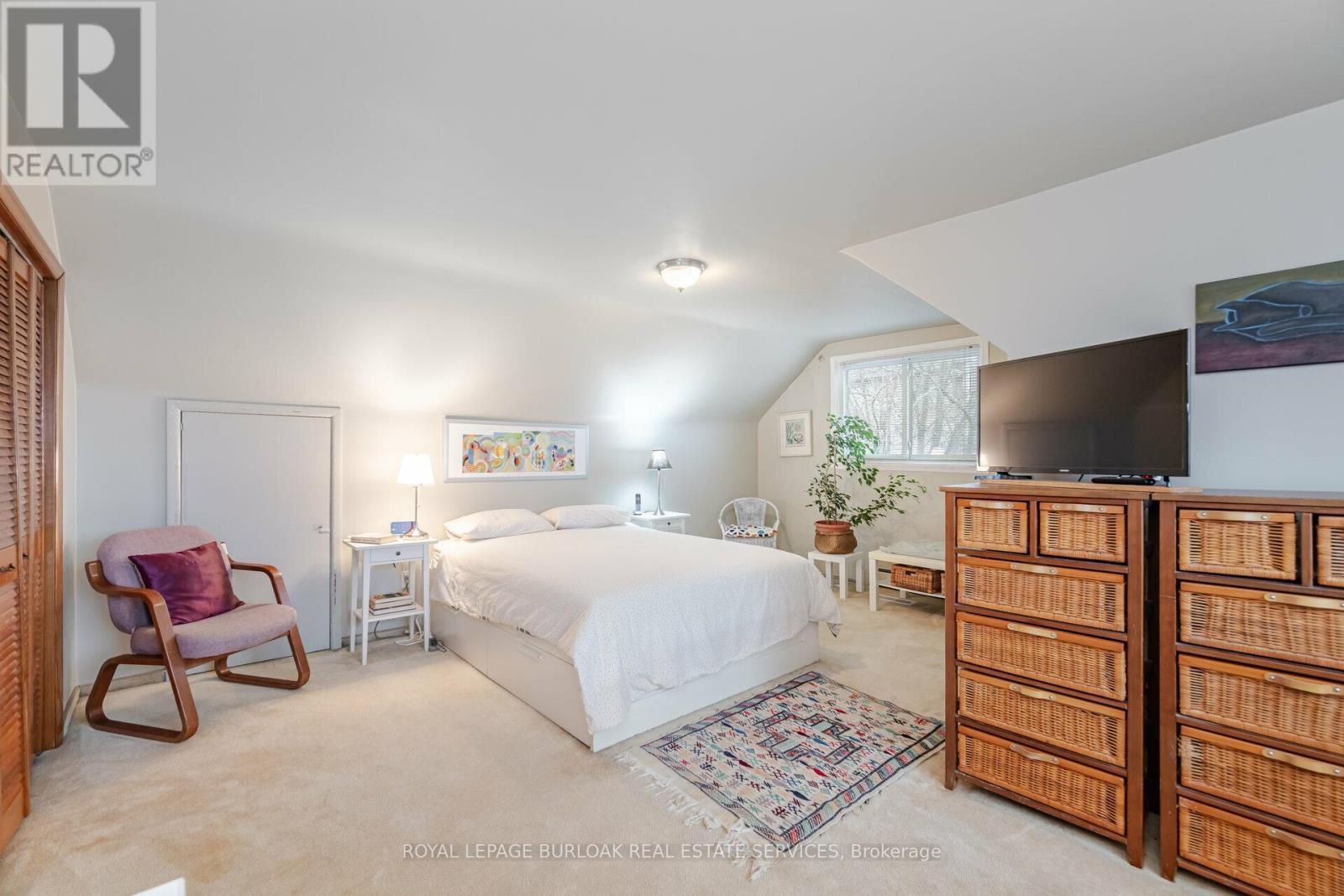 












805 RIDGE ROAD

,
Hamilton,




Ontario
L8J2Y3

