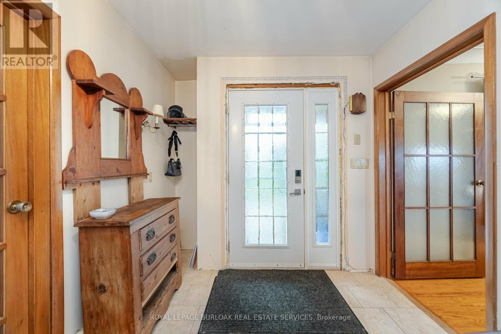 












805 RIDGE ROAD

,
Hamilton,




Ontario
L8J2Y3

