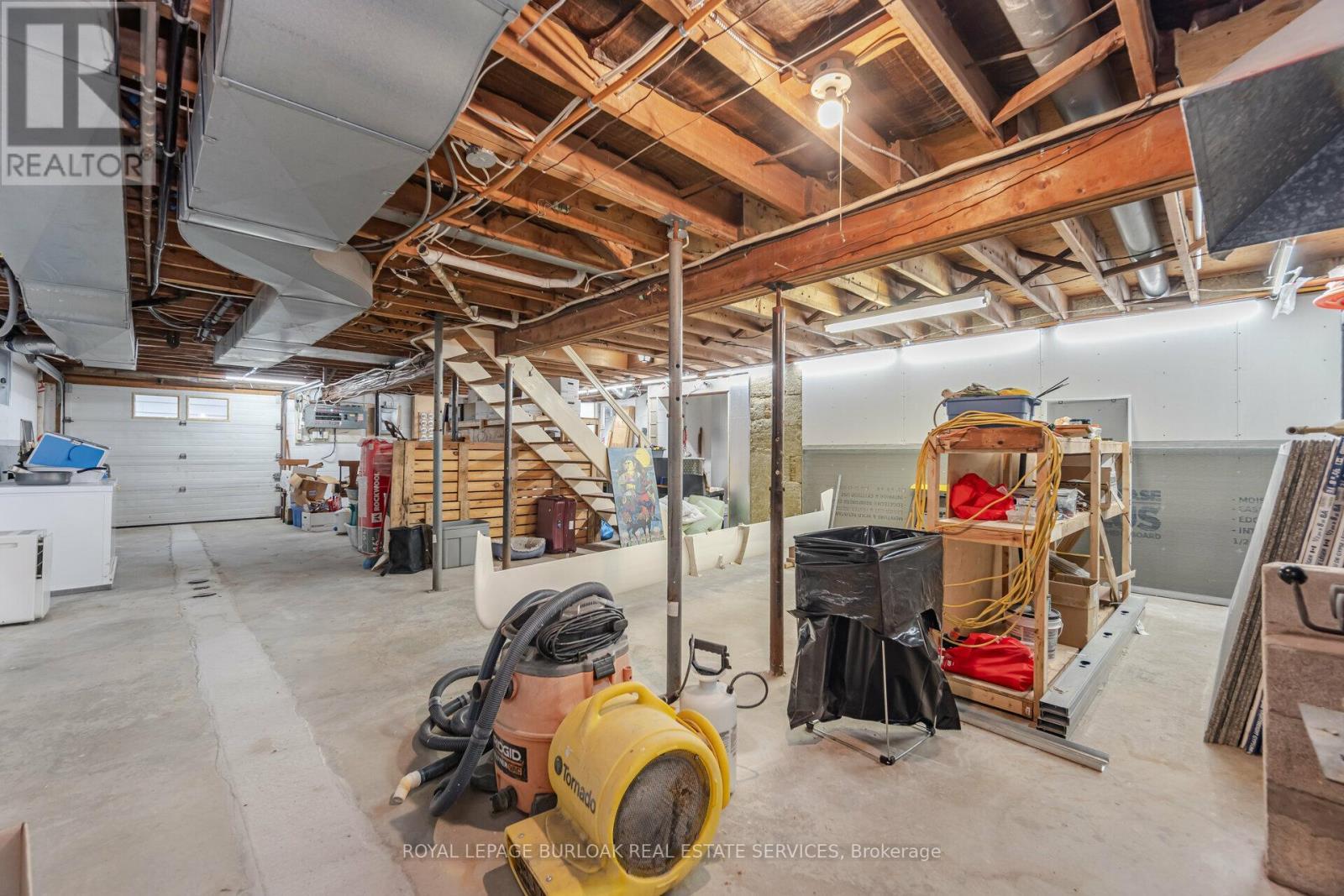 












805 RIDGE ROAD

,
Hamilton,




Ontario
L8J2Y3


