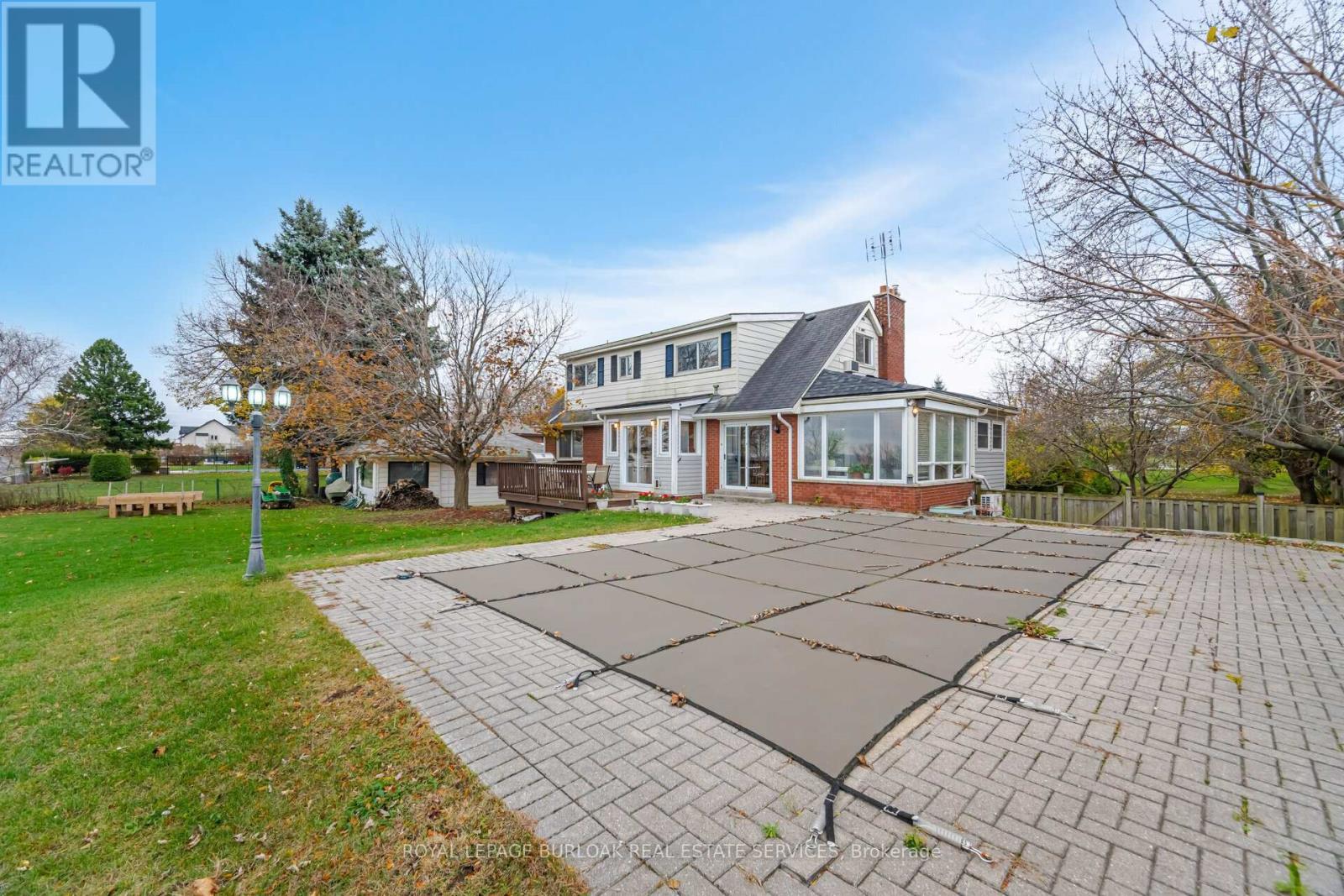 












805 RIDGE ROAD

,
Hamilton,




Ontario
L8J2Y3

