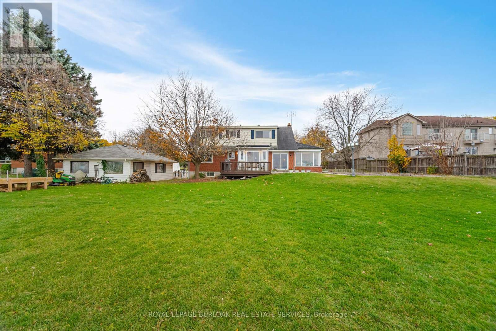 












805 RIDGE ROAD

,
Hamilton,




Ontario
L8J2Y3

