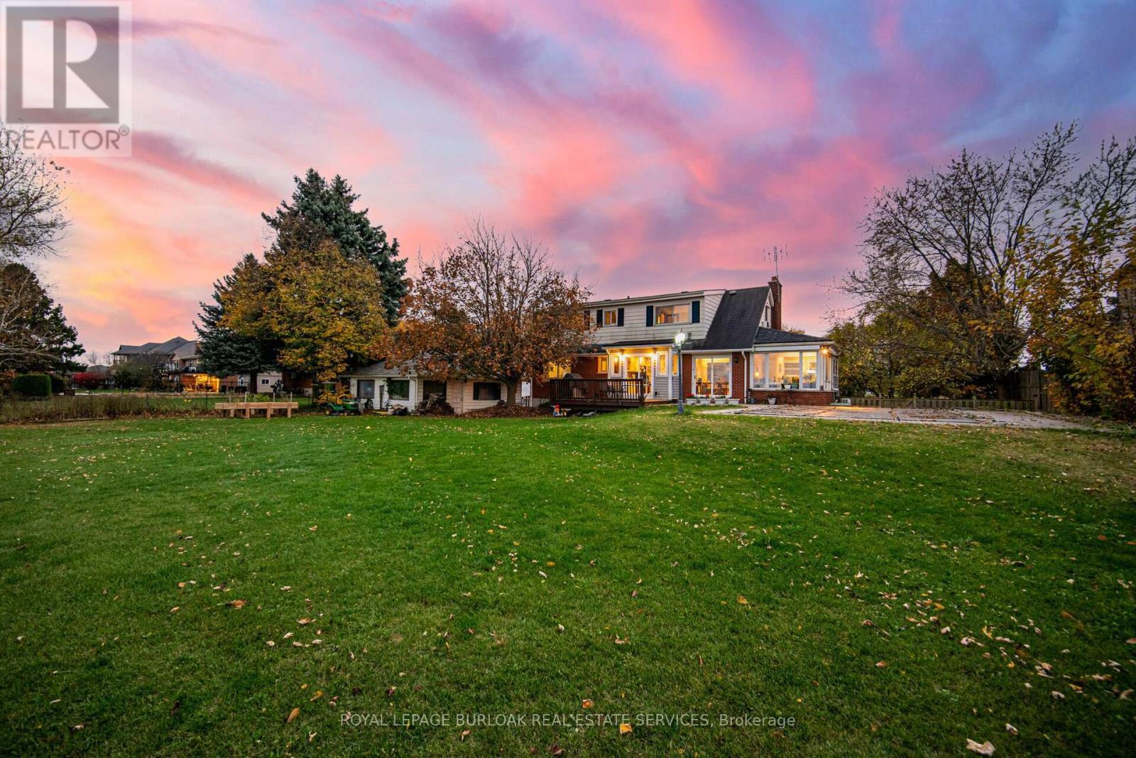 












805 RIDGE ROAD

,
Hamilton,




Ontario
L8J2Y3

