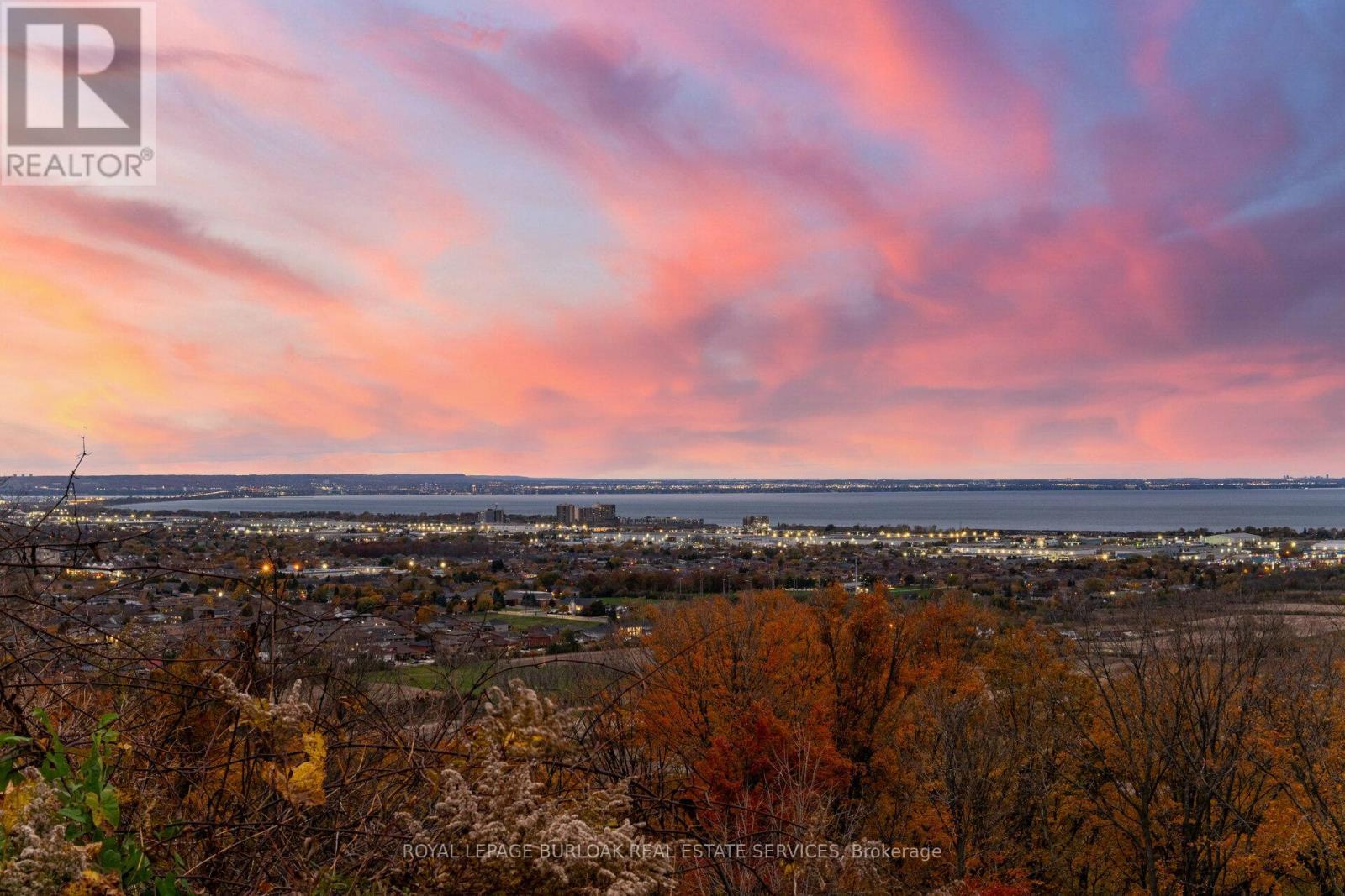 












805 RIDGE ROAD

,
Hamilton,




Ontario
L8J2Y3

