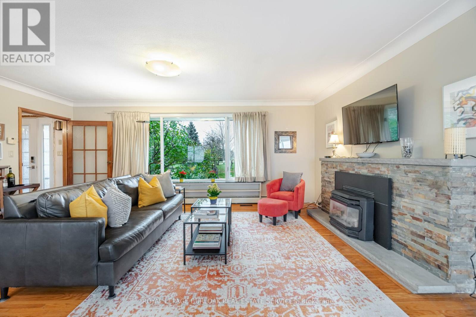 












805 RIDGE ROAD

,
Hamilton,




Ontario
L8J2Y3

