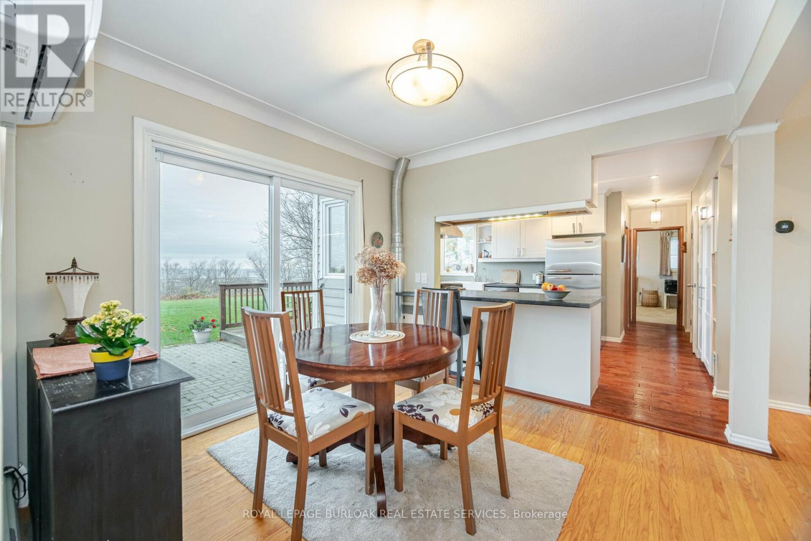 












805 RIDGE ROAD

,
Hamilton,




Ontario
L8J2Y3

