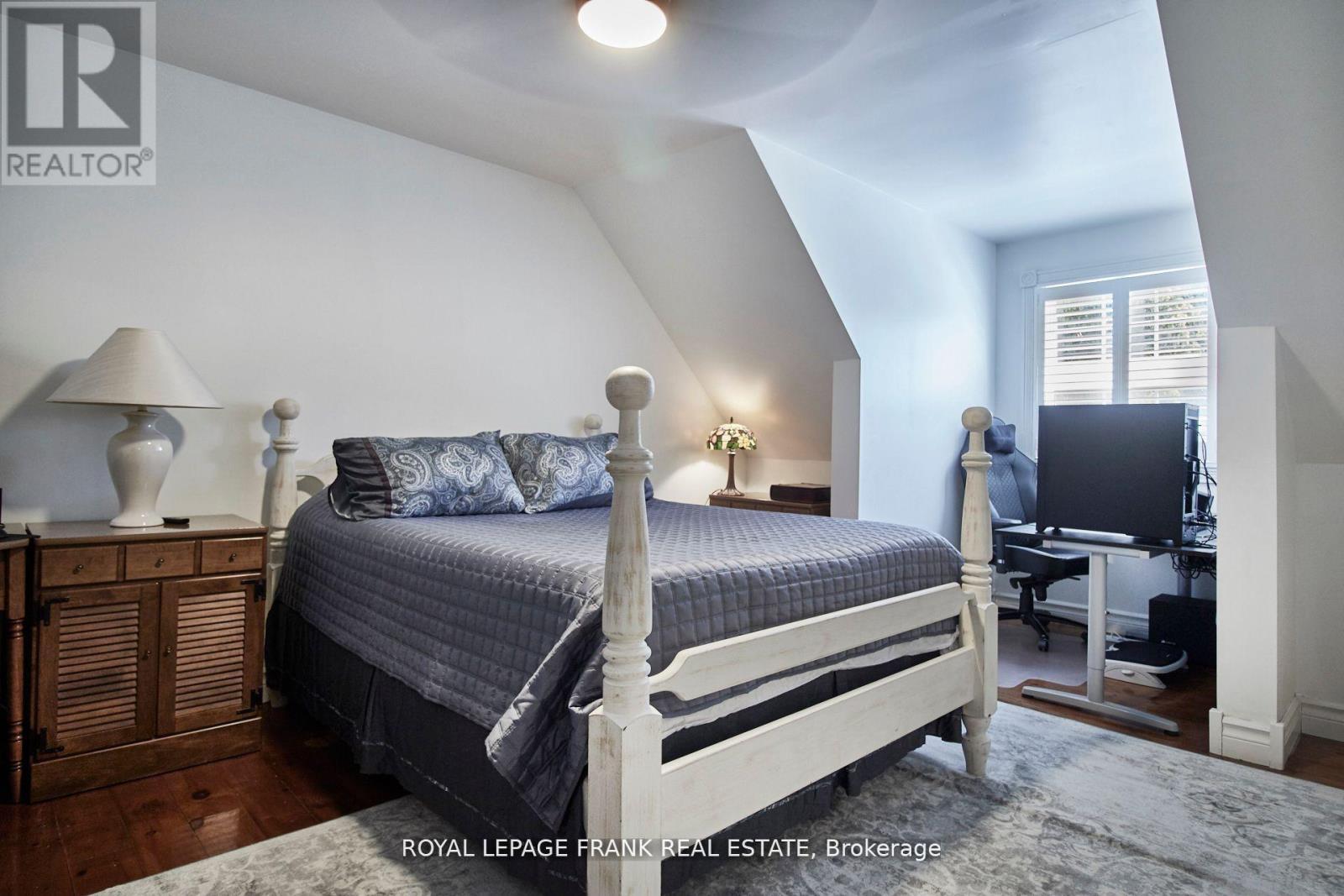 












8298 GRASSHOPPER PARK ROAD

,
Clarington,




Ontario
L1C6A9


