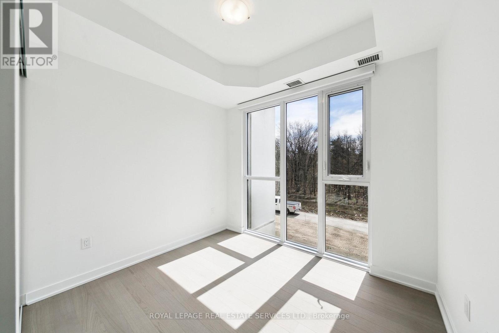 












202 - 760 WHITLOCK AVENUE

,
Milton,




Ontario
L9E2B3

