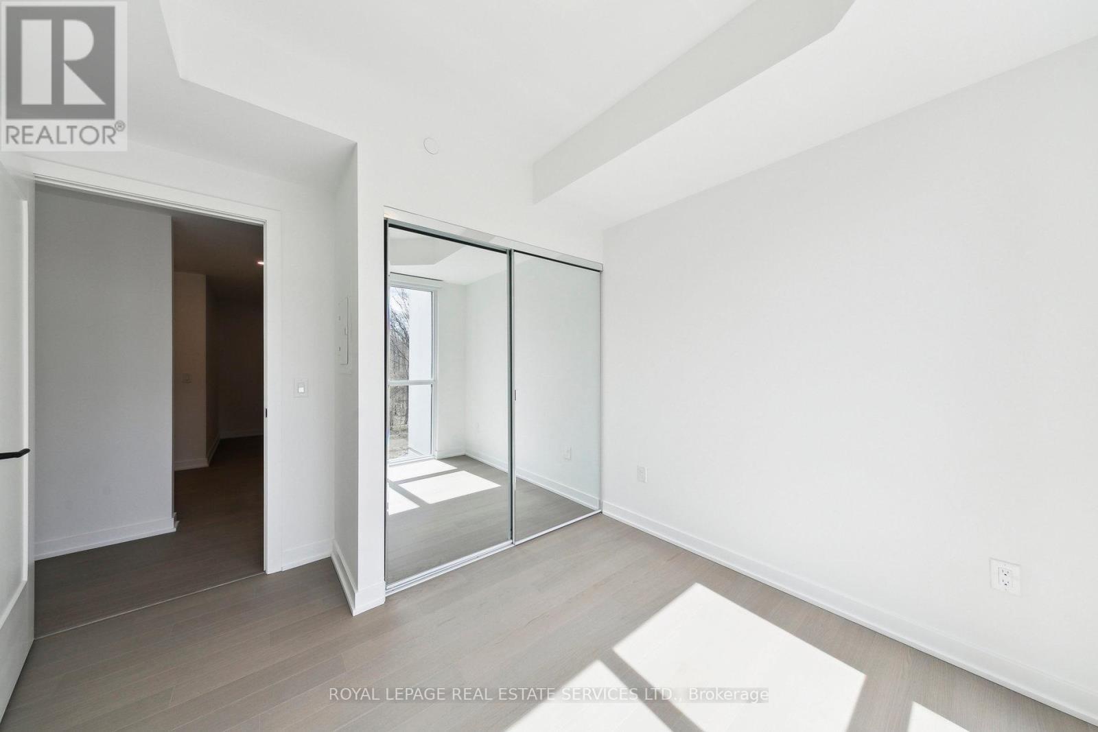 












202 - 760 WHITLOCK AVENUE

,
Milton,




Ontario
L9E2B3

