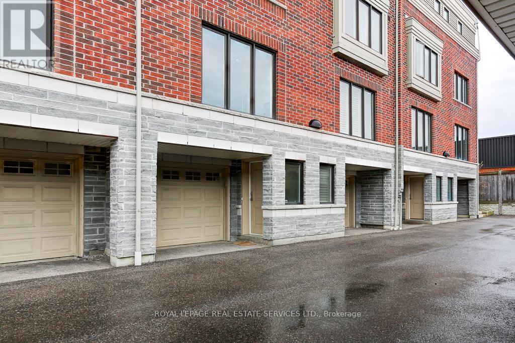 












7 - 80 EASTWOOD PARK GARDENS

,
Toronto,




Ontario
M8W1N6

