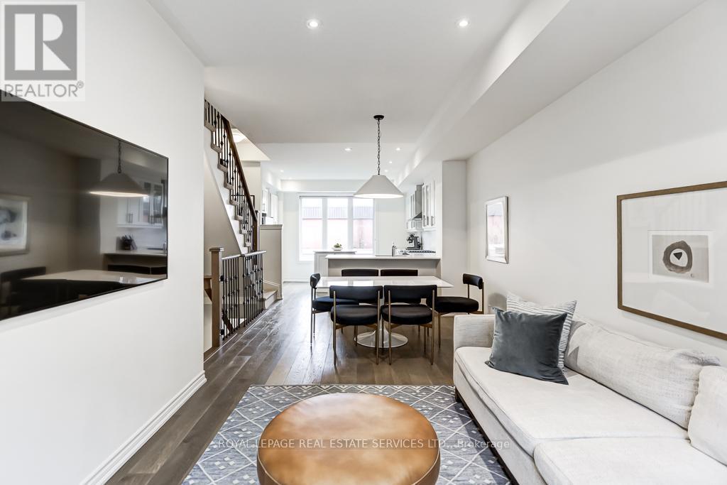 












7 - 80 EASTWOOD PARK GARDENS

,
Toronto,




Ontario
M8W1N6

