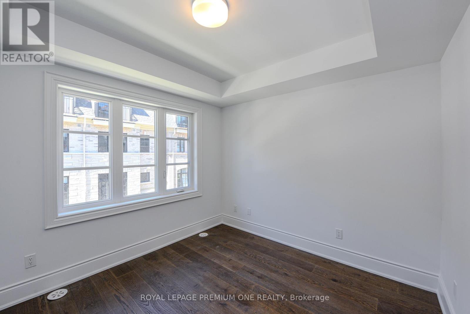 












132 - 35 LUNAR CRESCENT

,
Mississauga,




Ontario
L5M2P6

