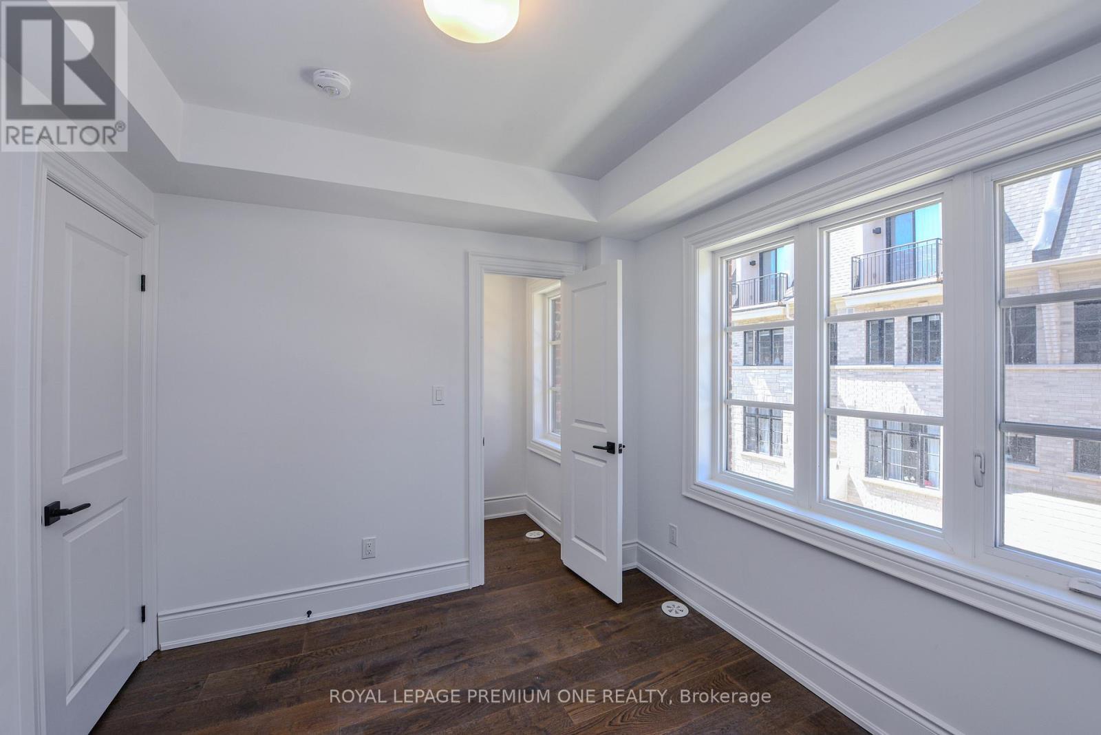 












132 - 35 LUNAR CRESCENT

,
Mississauga,




Ontario
L5M2P6

