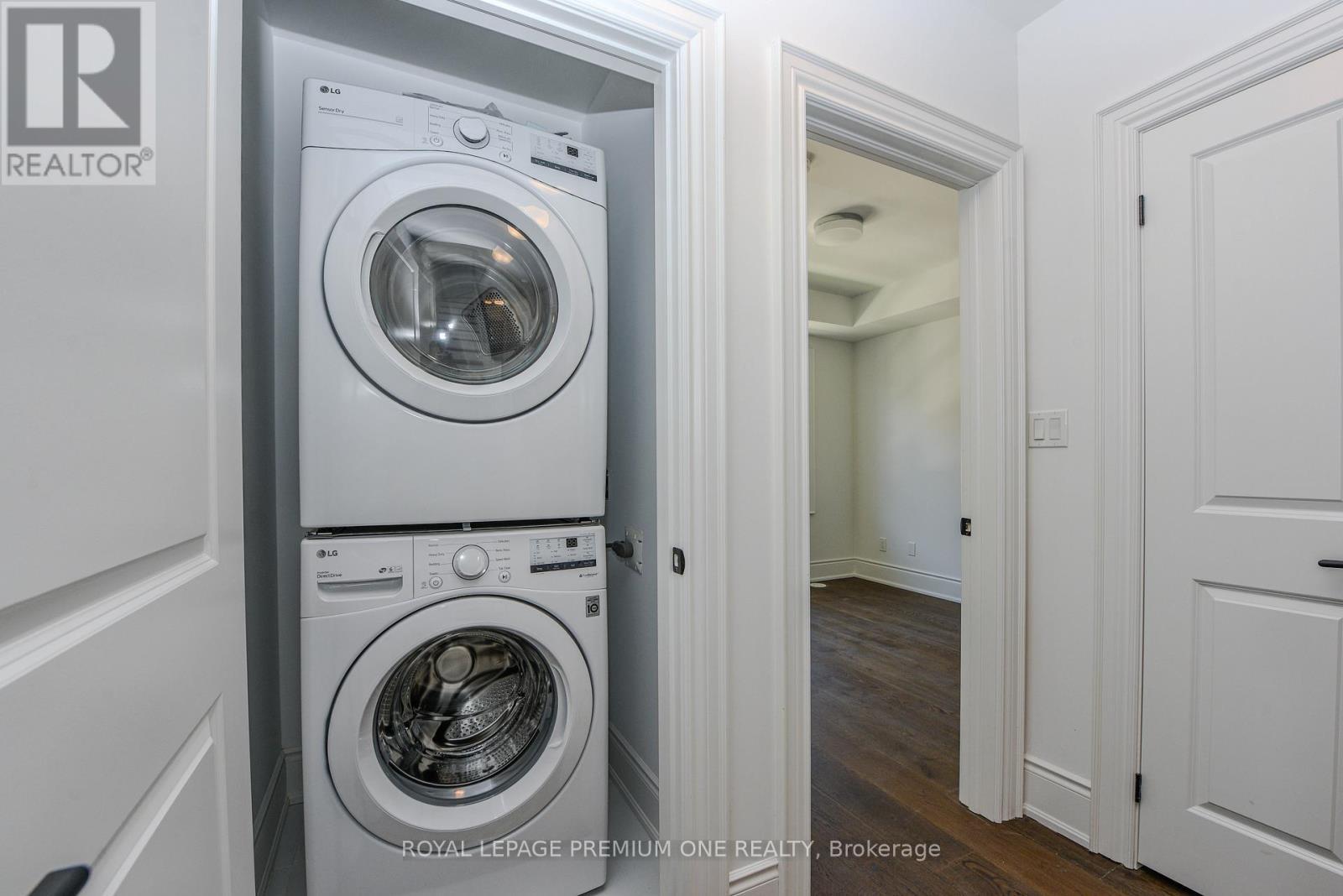 












132 - 35 LUNAR CRESCENT

,
Mississauga,




Ontario
L5M2P6

