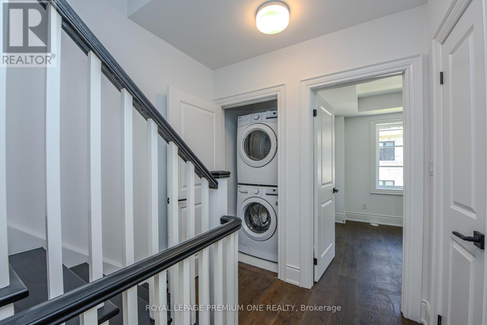 












132 - 35 LUNAR CRESCENT

,
Mississauga,




Ontario
L5M2P6

