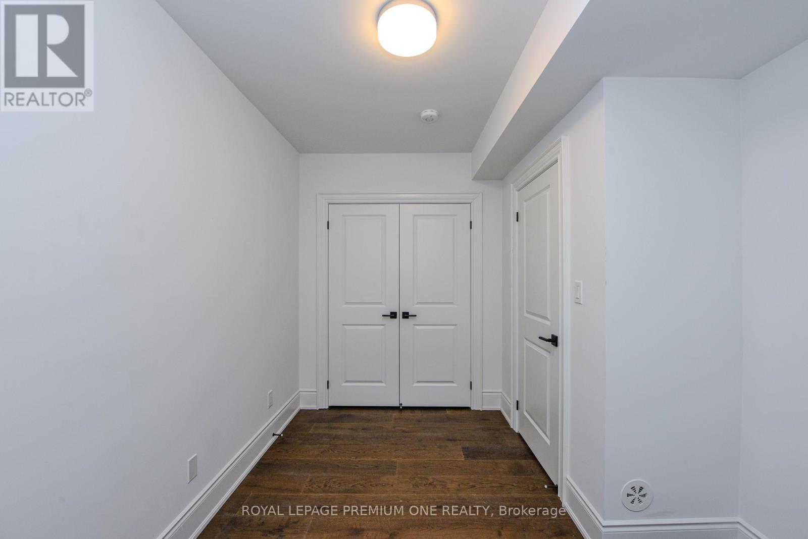 












132 - 35 LUNAR CRESCENT

,
Mississauga,




Ontario
L5M2P6

