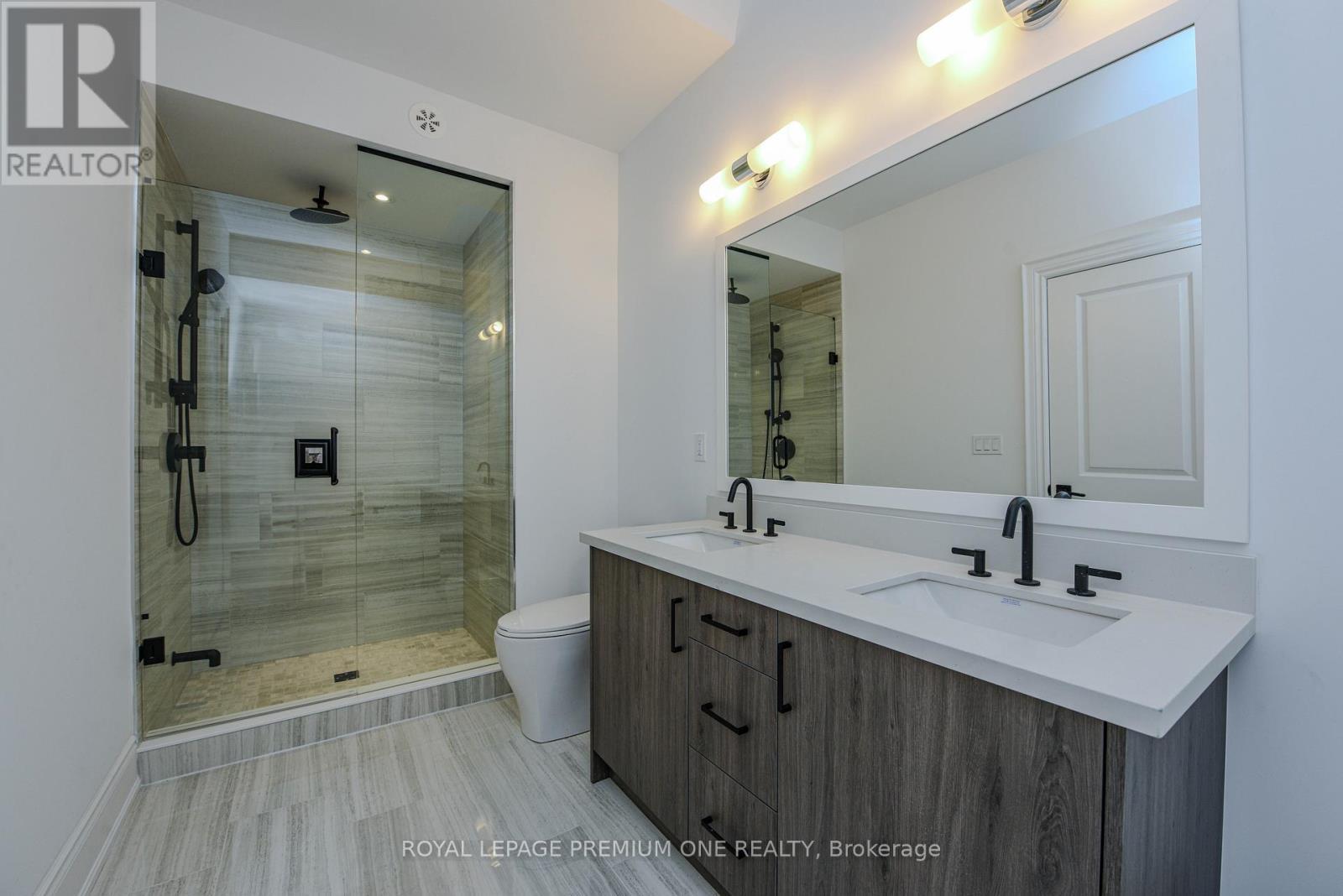 












132 - 35 LUNAR CRESCENT

,
Mississauga,




Ontario
L5M2P6

