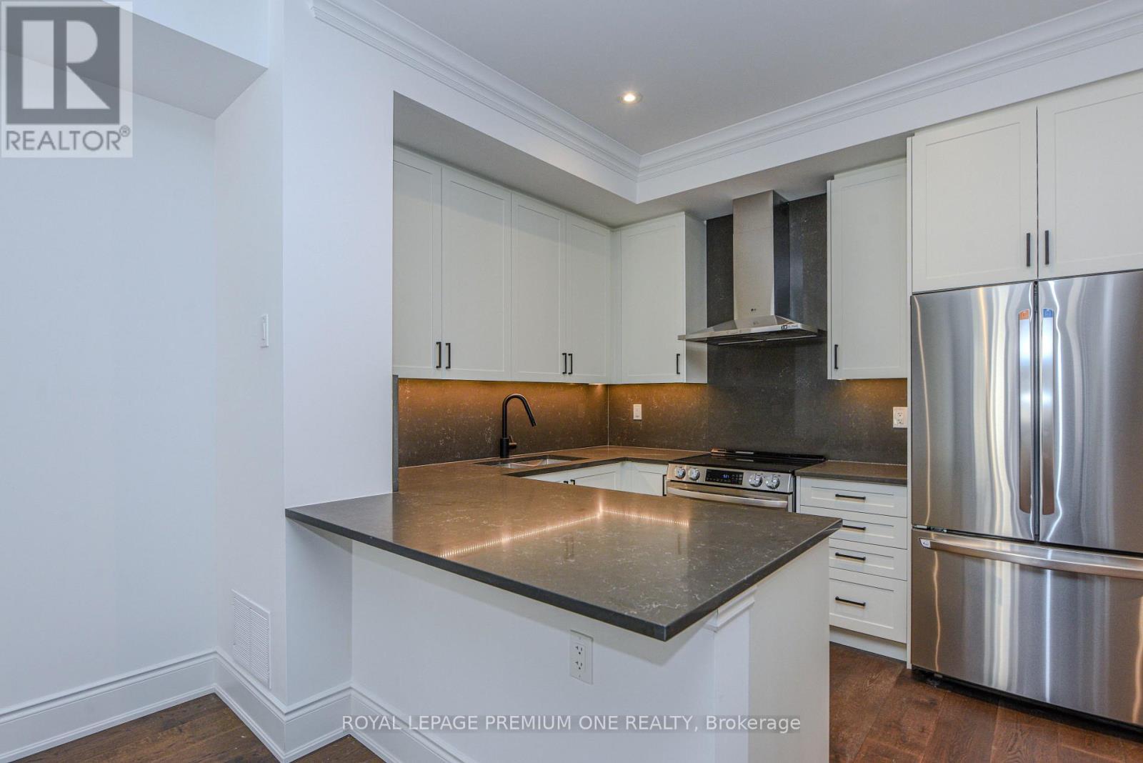












132 - 35 LUNAR CRESCENT

,
Mississauga,




Ontario
L5M2P6

