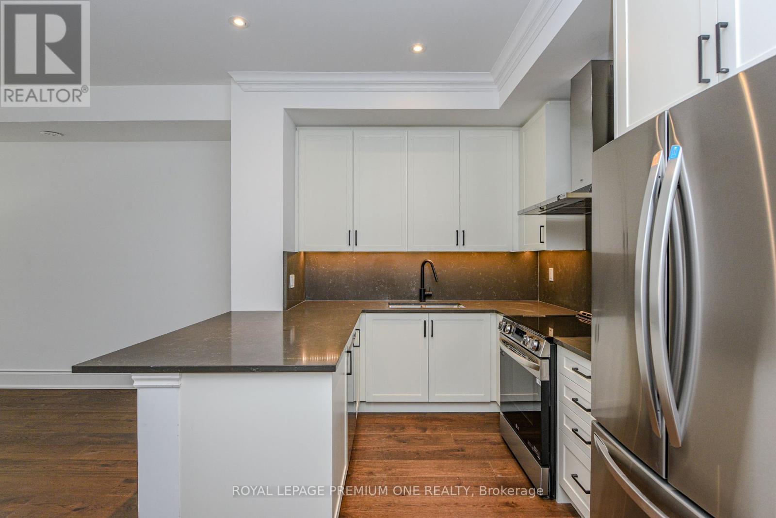 












132 - 35 LUNAR CRESCENT

,
Mississauga,




Ontario
L5M2P6

