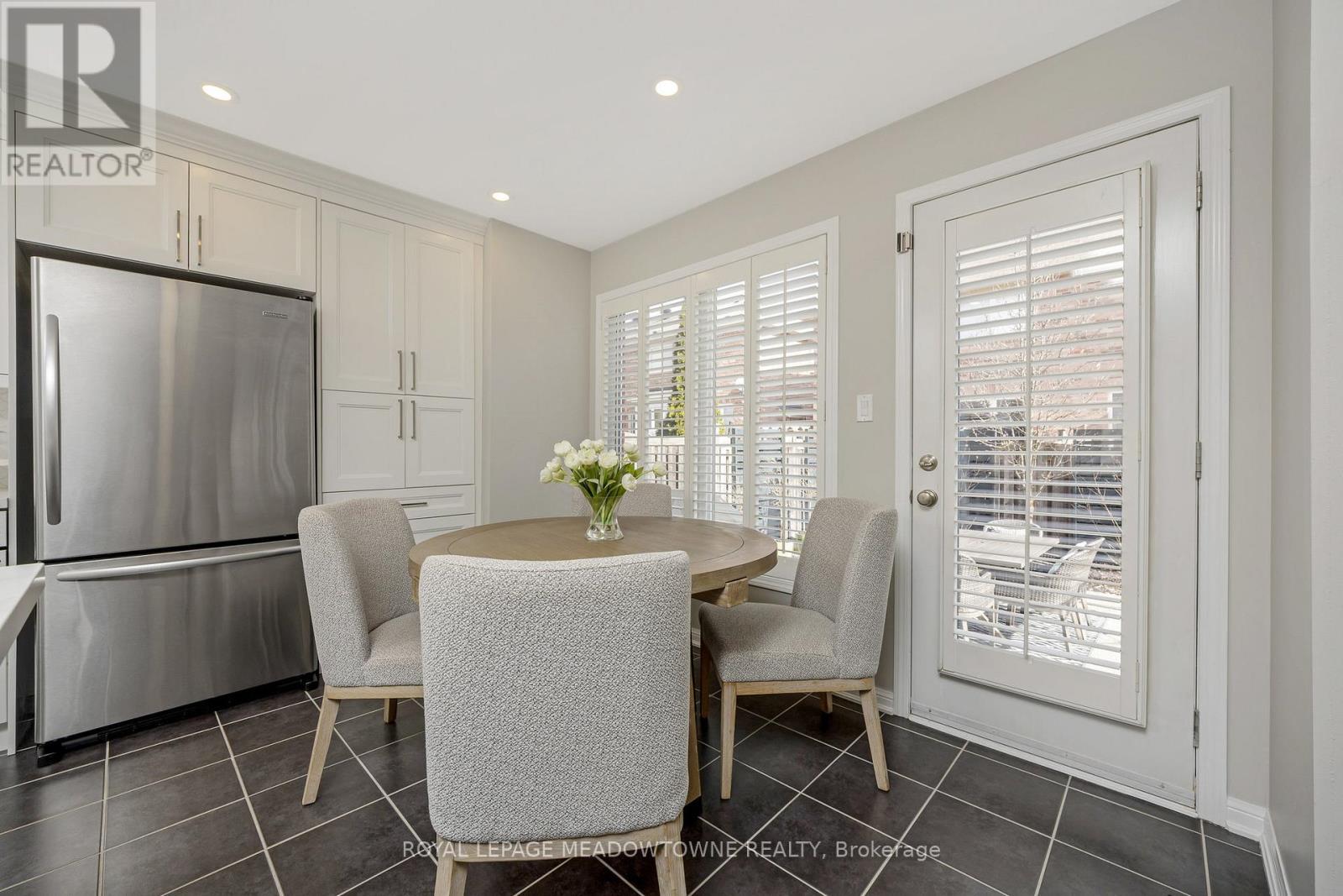 












792 RAYNER COURT

,
Milton,




Ontario
L9T0N8

