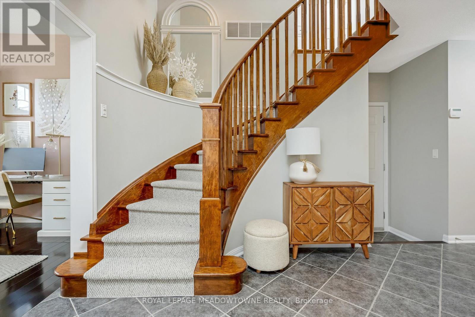 












792 RAYNER COURT

,
Milton,




Ontario
L9T0N8

