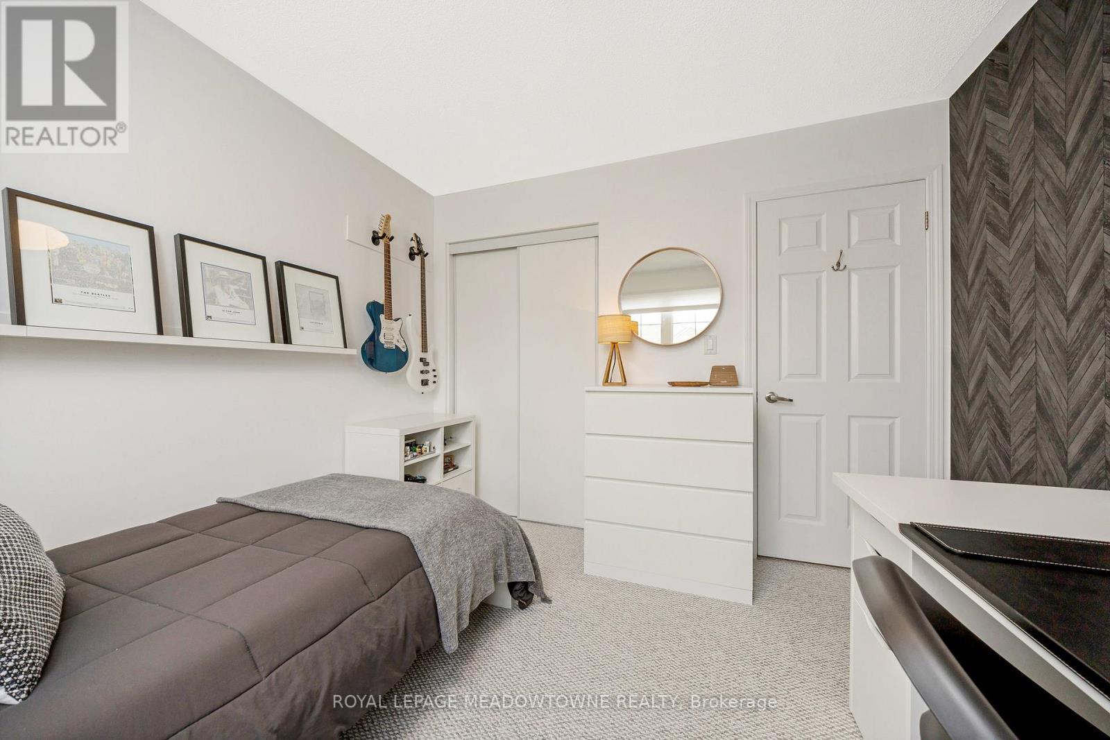 












792 RAYNER COURT

,
Milton,




Ontario
L9T0N8

