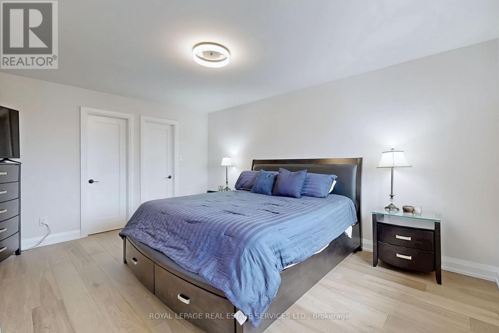 












101 HOUSEMAN CRESCENT

,
Richmond Hill,




Ontario
L4C7S7

