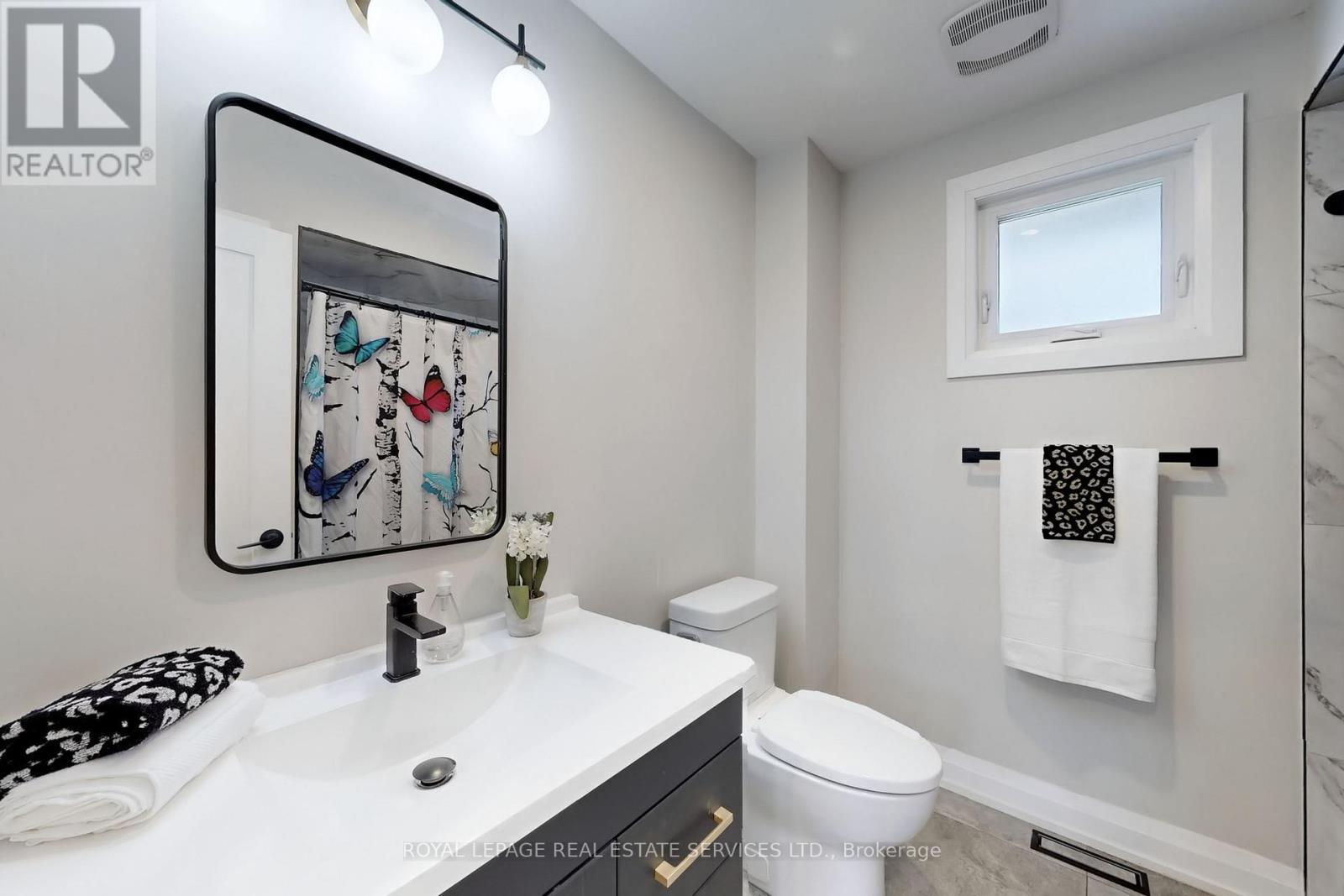












101 HOUSEMAN CRESCENT

,
Richmond Hill,




Ontario
L4C7S7

