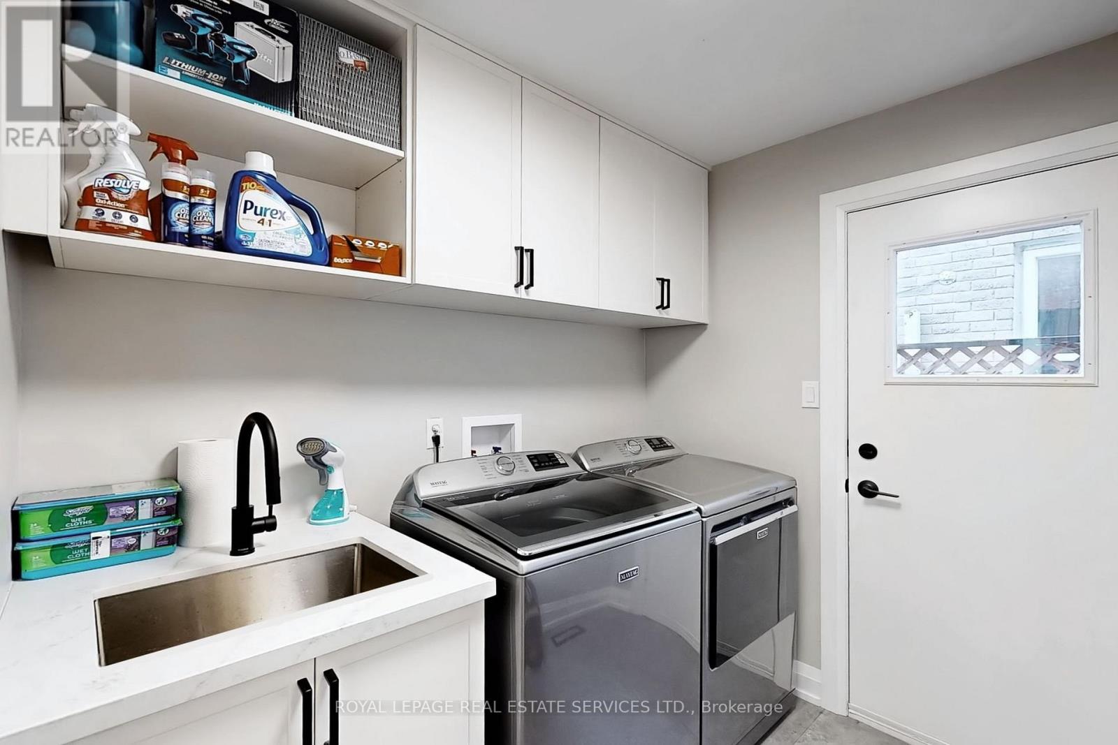 












101 HOUSEMAN CRESCENT

,
Richmond Hill,




Ontario
L4C7S7

