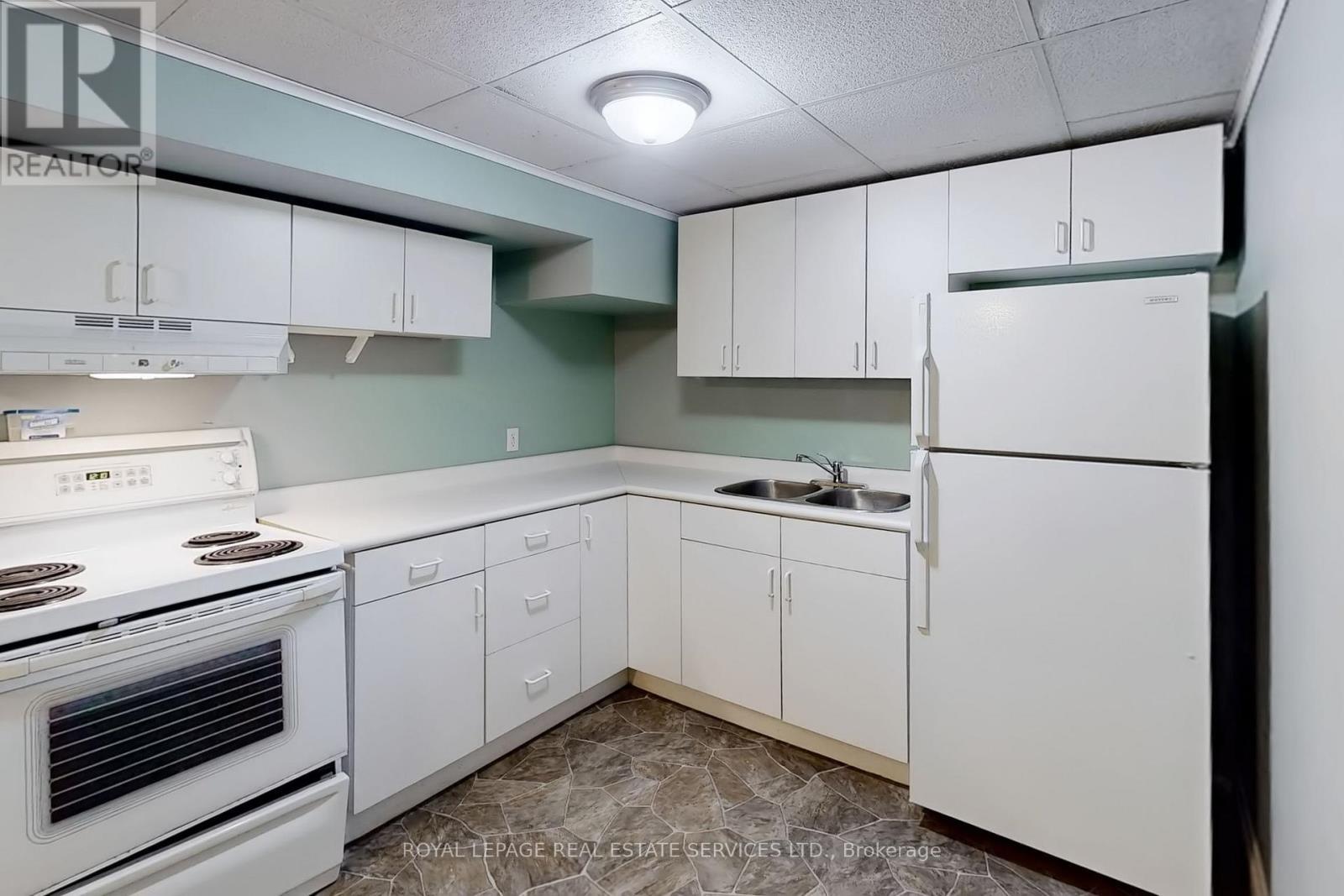 












101 HOUSEMAN CRESCENT

,
Richmond Hill,




Ontario
L4C7S7

