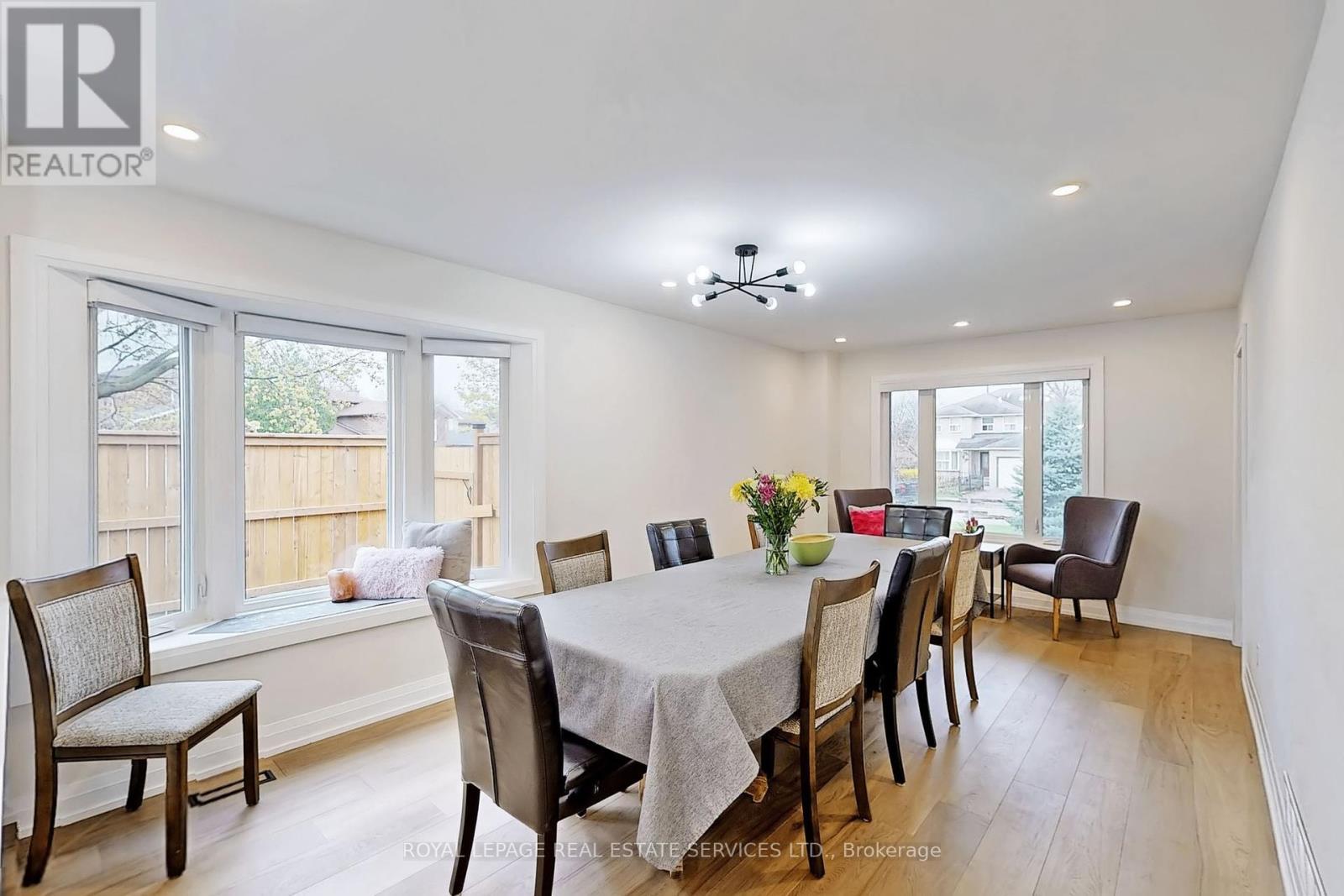 












101 HOUSEMAN CRESCENT

,
Richmond Hill,




Ontario
L4C7S7

