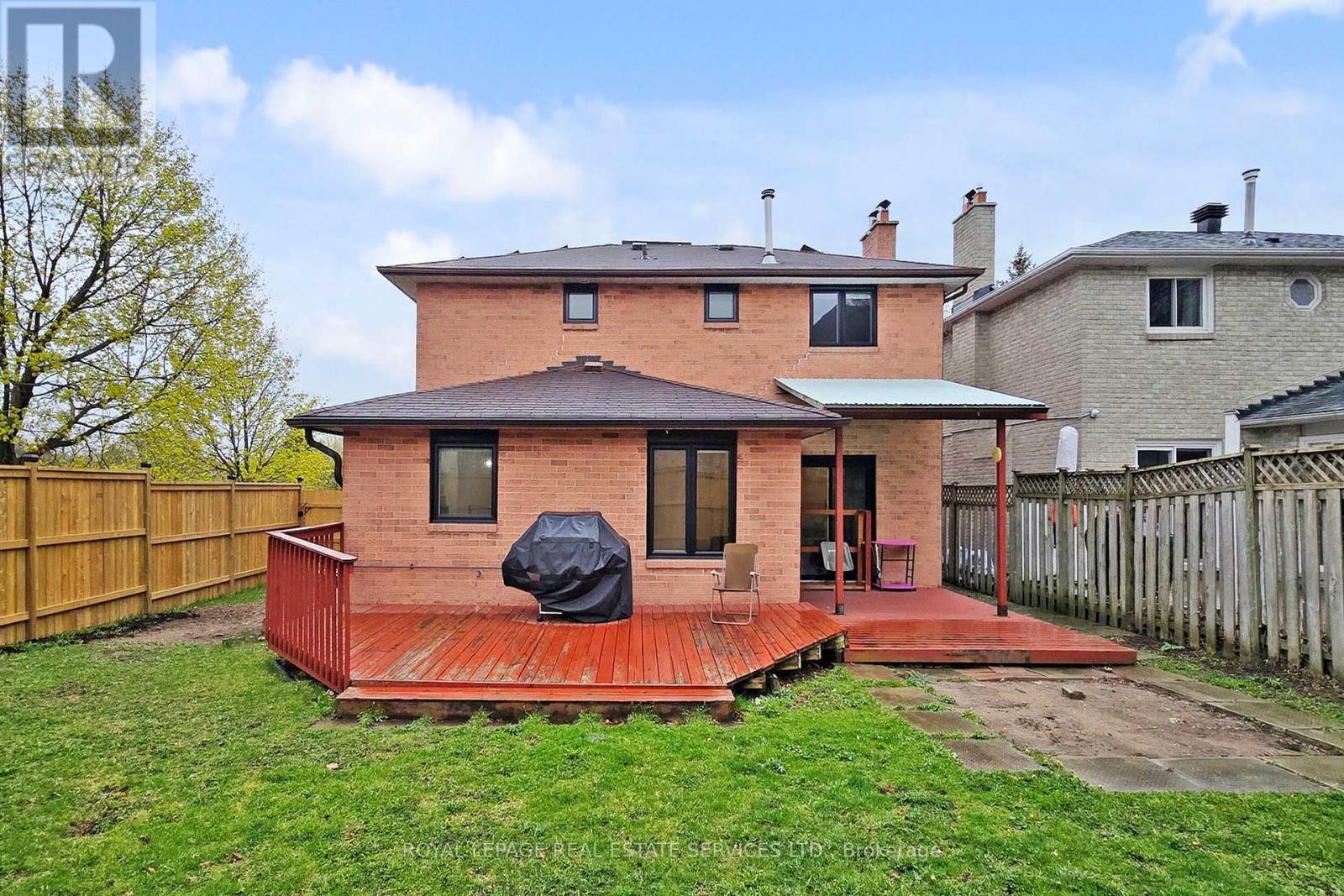 












101 HOUSEMAN CRESCENT

,
Richmond Hill,




Ontario
L4C7S7


