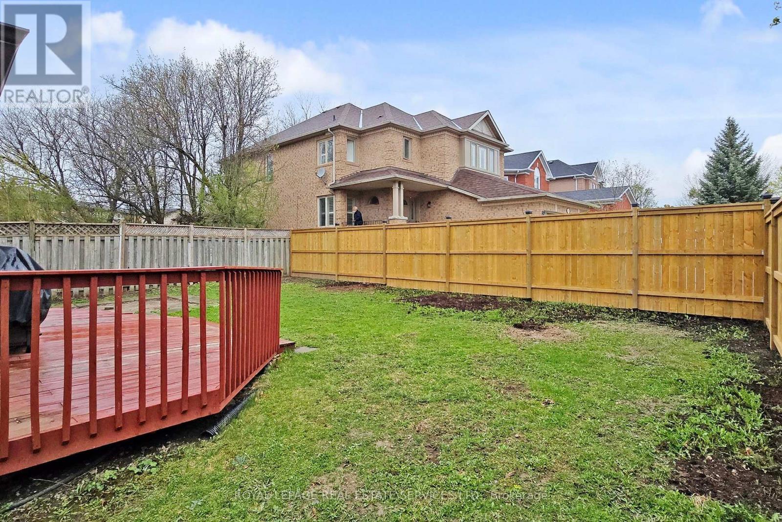 












101 HOUSEMAN CRESCENT

,
Richmond Hill,




Ontario
L4C7S7

