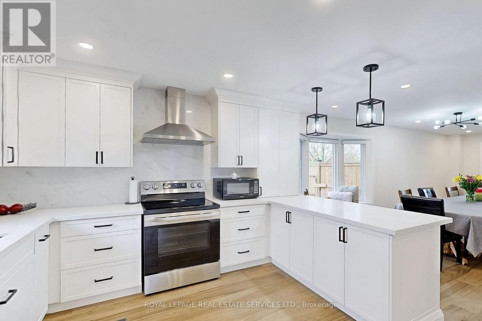 












101 HOUSEMAN CRESCENT

,
Richmond Hill,




Ontario
L4C7S7

