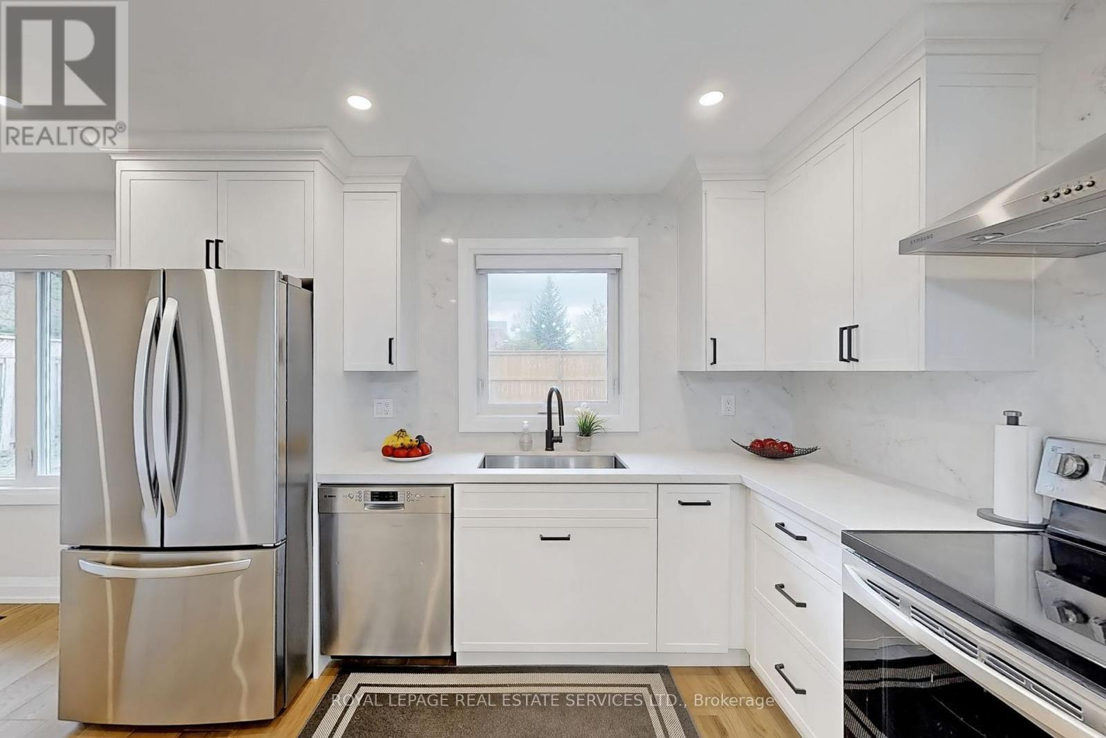 












101 HOUSEMAN CRESCENT

,
Richmond Hill,




Ontario
L4C7S7

