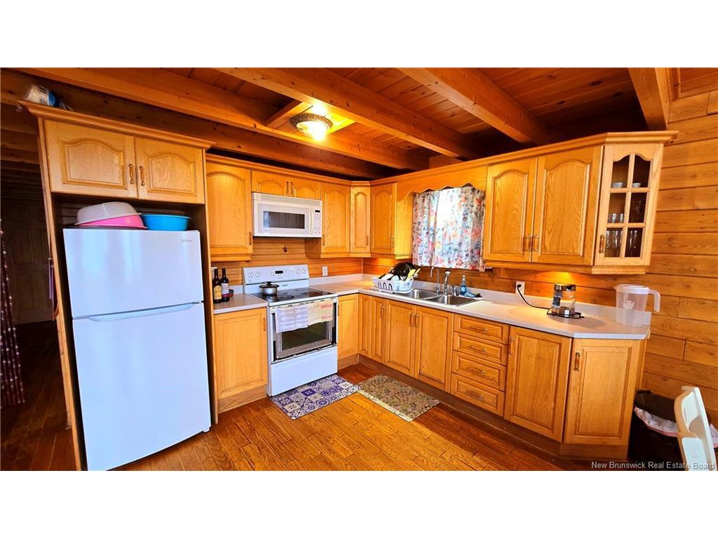 









41


McNeil

,
Sea Side,




NB
E8G 1T2

