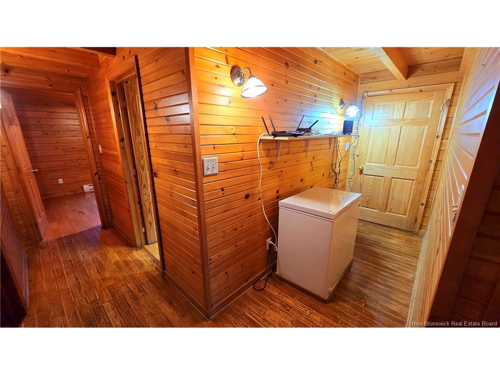 









41


McNeil

,
Sea Side,




NB
E8G 1T2


