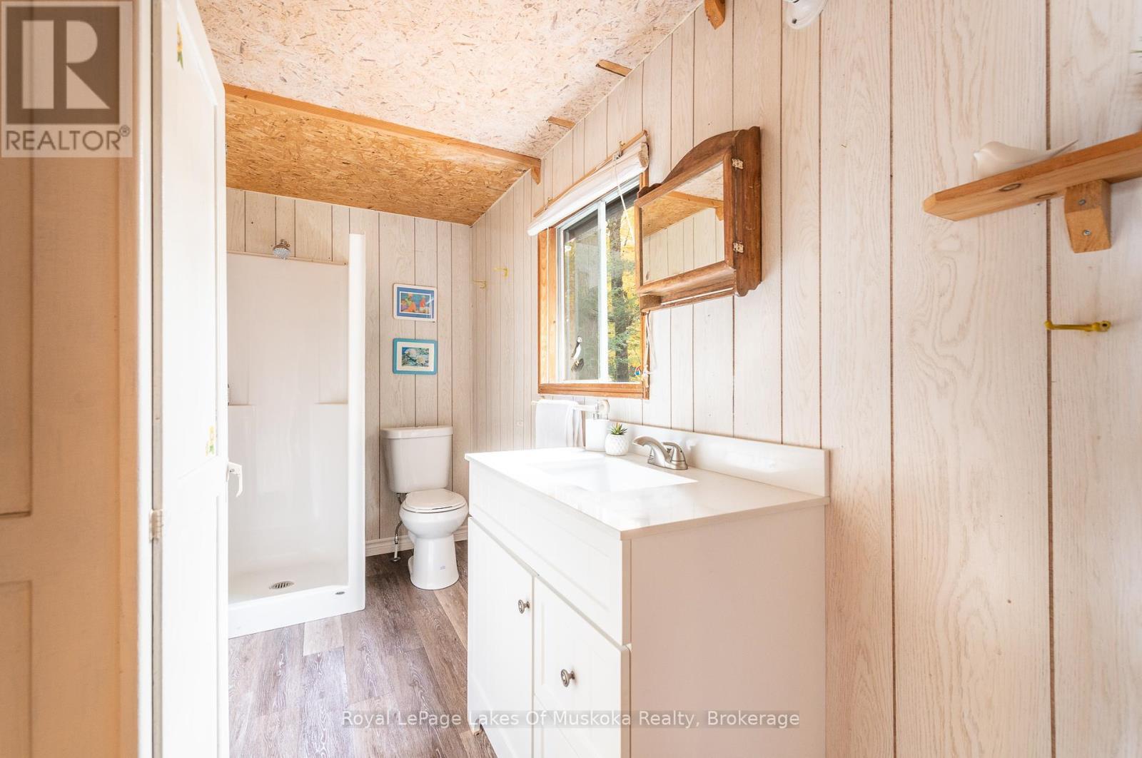 












1086 SOUTH TOAD LAKE ROAD

,
Lake of Bays (Finlayson),




Ontario
P1H2J6

