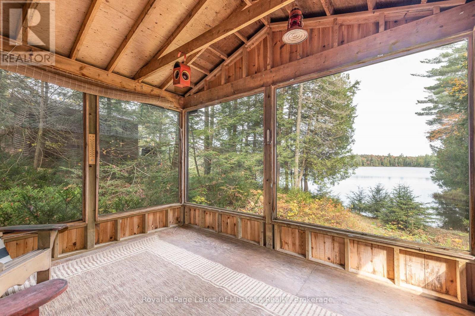 












1086 SOUTH TOAD LAKE ROAD

,
Lake of Bays (Finlayson),




Ontario
P1H2J6

