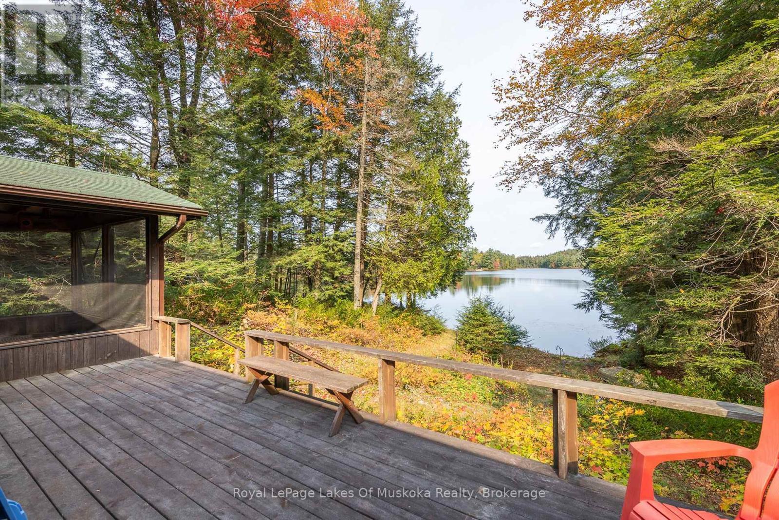 












1086 SOUTH TOAD LAKE ROAD

,
Lake of Bays (Finlayson),




Ontario
P1H2J6

