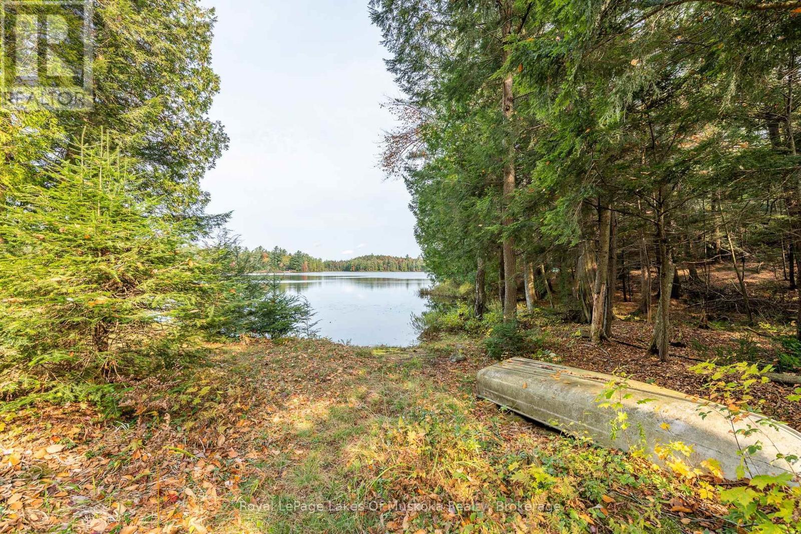 












1086 SOUTH TOAD LAKE ROAD

,
Lake of Bays (Finlayson),




Ontario
P1H2J6

