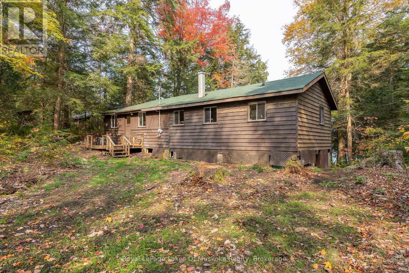 












1086 SOUTH TOAD LAKE ROAD

,
Lake of Bays (Finlayson),




Ontario
P1H2J6

