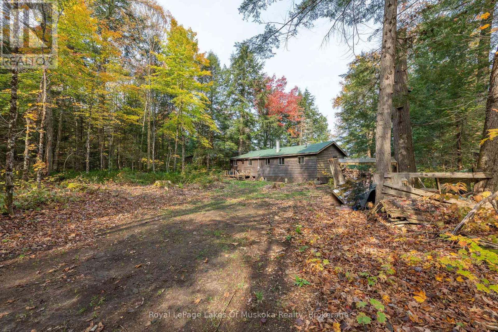 












1086 SOUTH TOAD LAKE ROAD

,
Lake of Bays (Finlayson),




Ontario
P1H2J6

