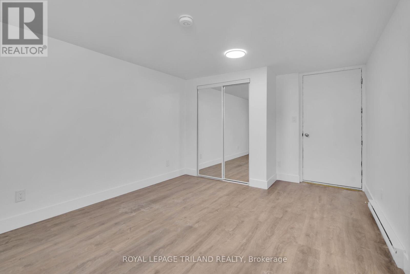 












22 - 917 HAMILTON ROAD

,
London East (East M),




Ontario
N5Z1W3

