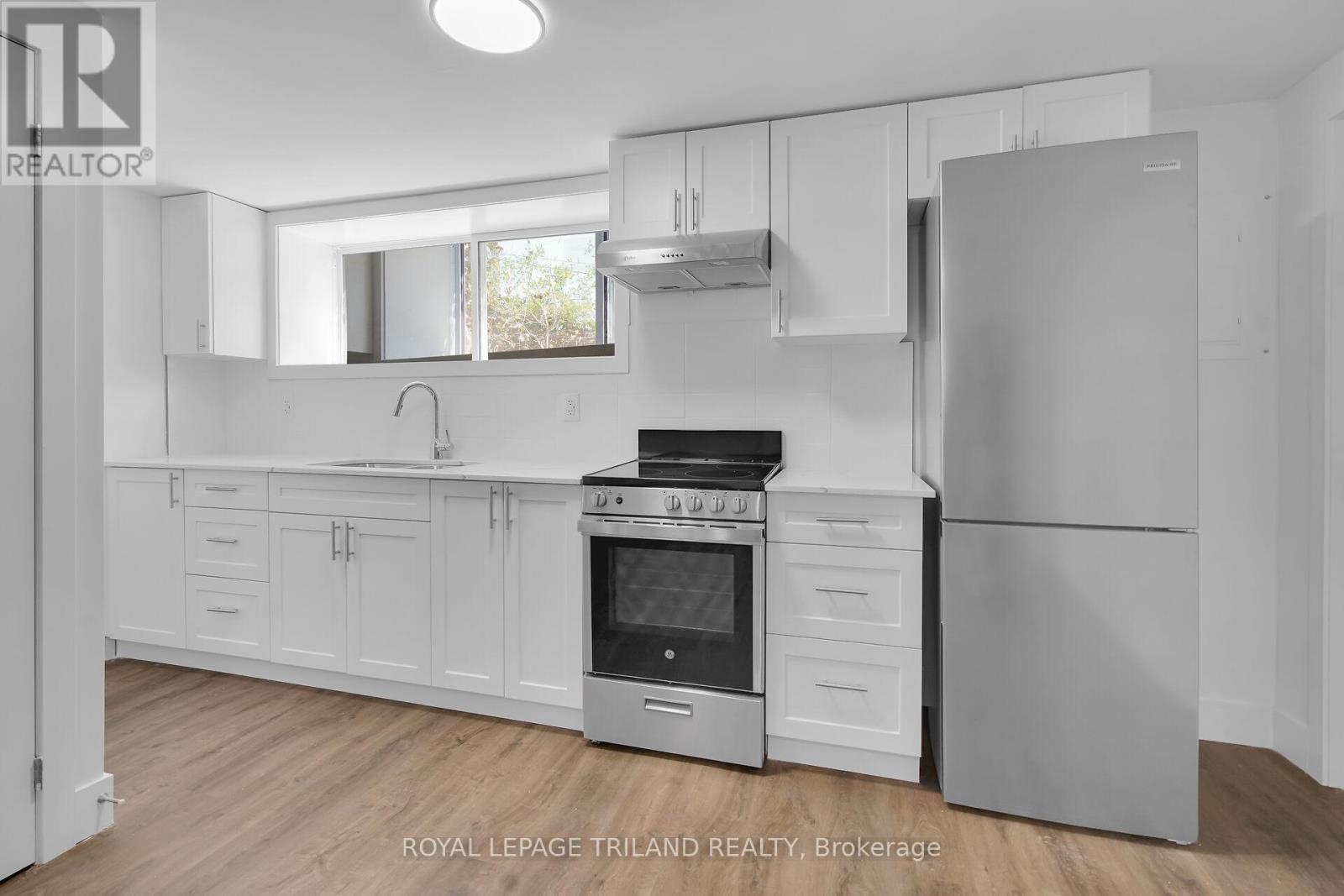 












22 - 917 HAMILTON ROAD

,
London East (East M),




Ontario
N5Z1W3

