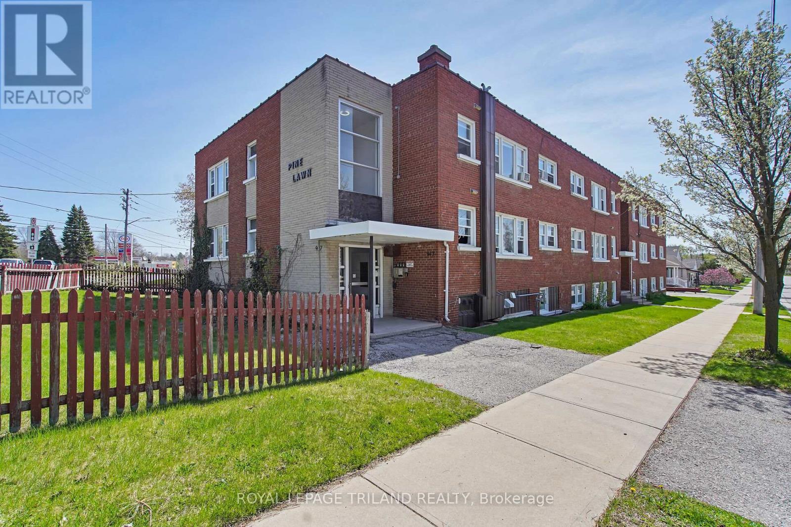 












22 - 917 HAMILTON ROAD

,
London East (East M),




Ontario
N5Z1W3

