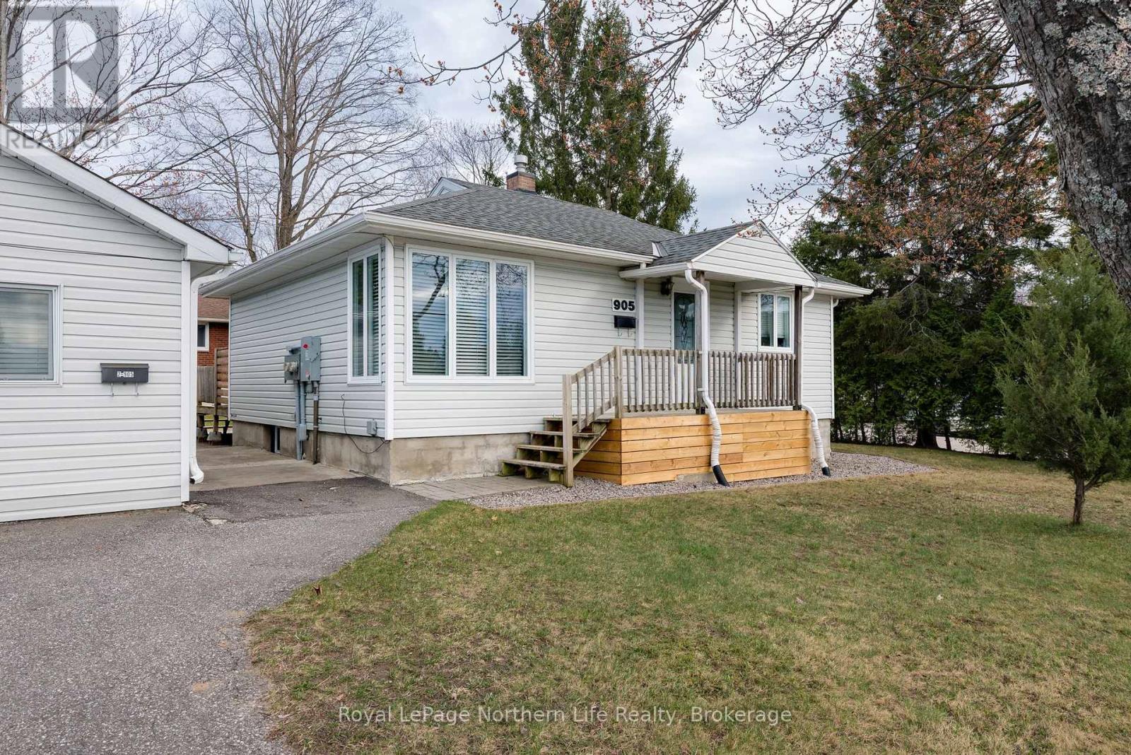 












905 AIRPORT ROAD

,
North Bay (Airport),




Ontario
P1C1A5

