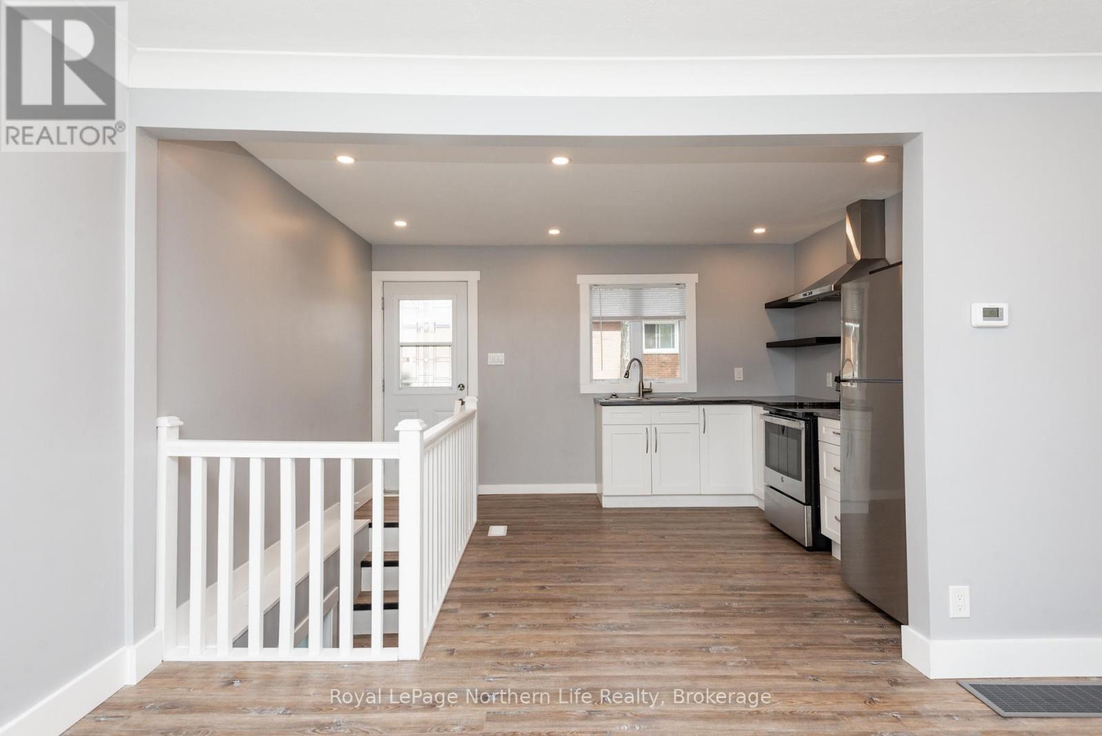 












905 AIRPORT ROAD

,
North Bay (Airport),




Ontario
P1C1A5

