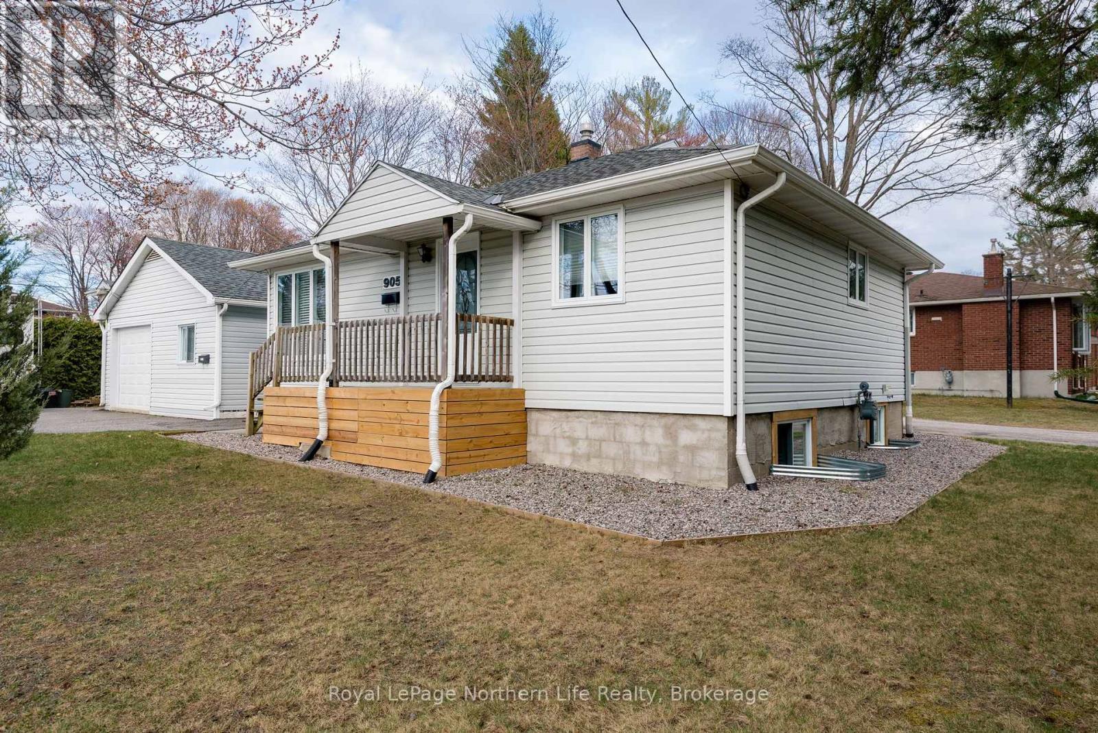 












905 AIRPORT ROAD

,
North Bay (Airport),




Ontario
P1C1A5

